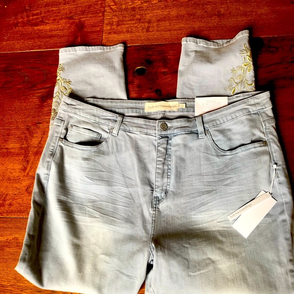 Soft Surroundings Ice Kissed Plus Size Straight Leg Jeans w/Gold Embellishment - Picture 5 of 8